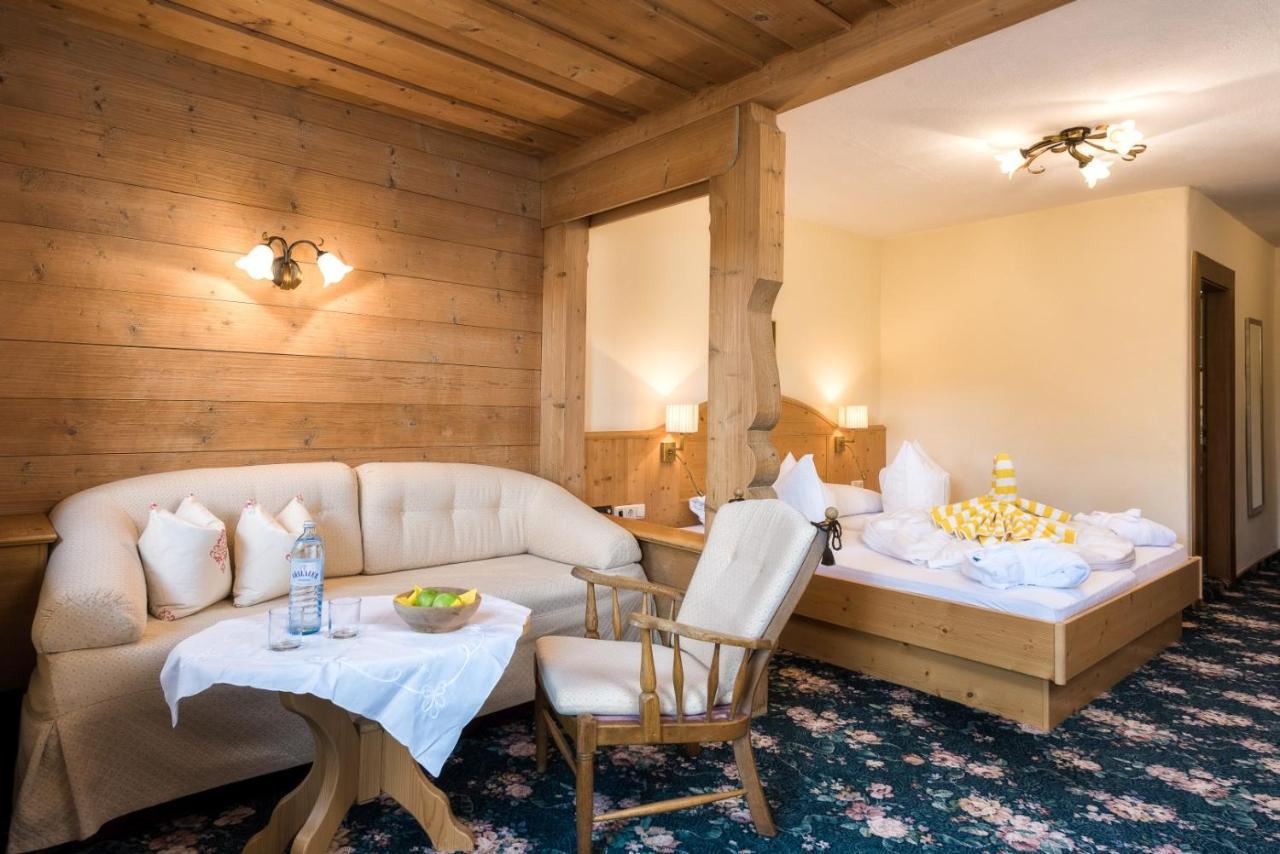 Familienhotel Adler Serfaus Rum bild