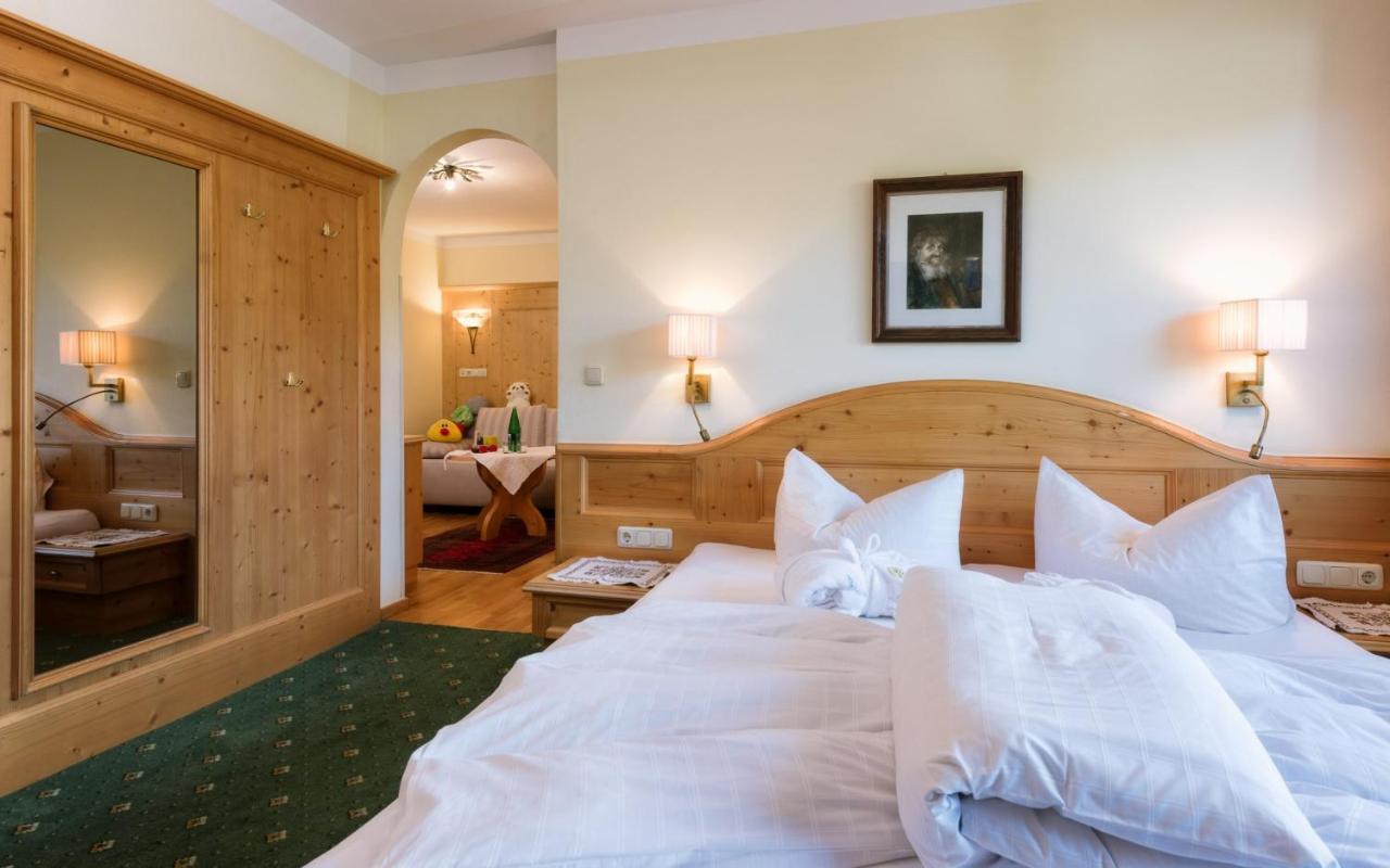 Familienhotel Adler Serfaus Rum bild